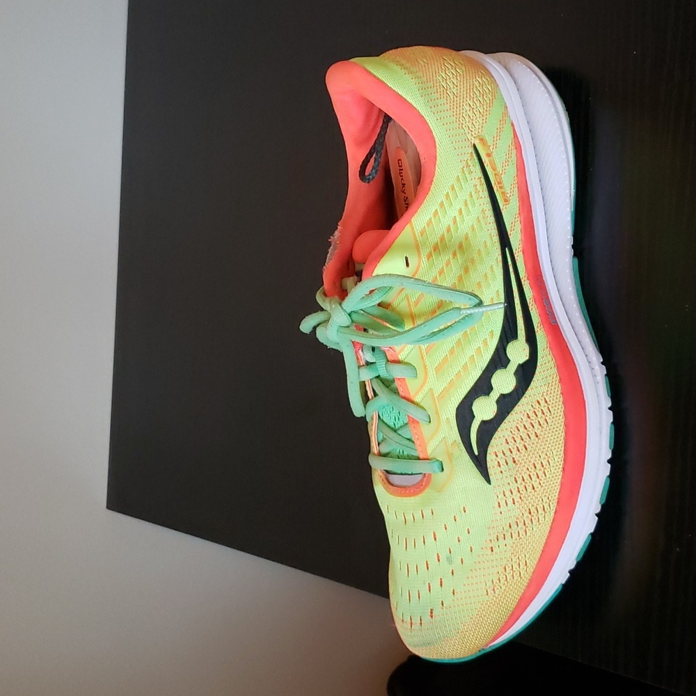 Saucony Ride 13 Powerrun Pre-owned sz10. Wear on left shoe pictured. - Picture 3 of 11